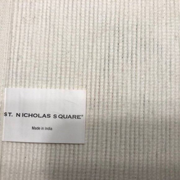 St. Nicholas Square Snowy Days Woven Place… - Picture 6 of 9